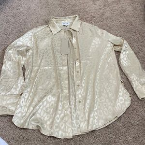 ❗️NWT❗️long sleeve button up shirt